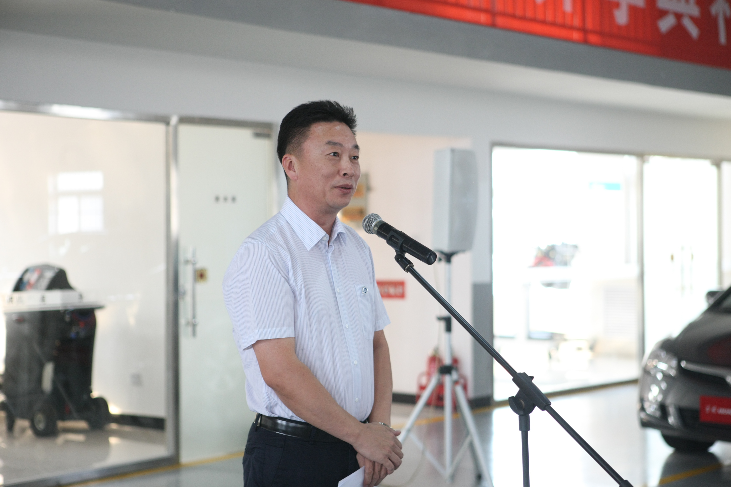 吴宗保院长致辞新生代表张滢心同学发言学院黄俊平教授发言刘欣校长为